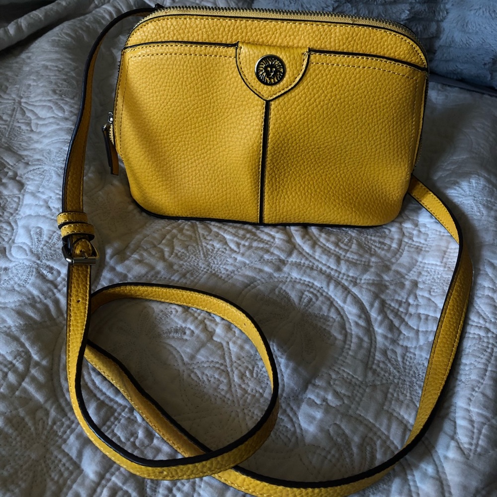 ANNE KLEIN crossbody w adjustable strap